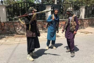 Всем вернуться на базы: новый премьер Афганистана запретил талибам мародерство