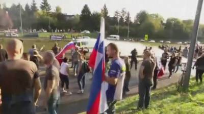 В Словении полиция применила водометы и слезоточивый газ на акции против COVID-ограничений