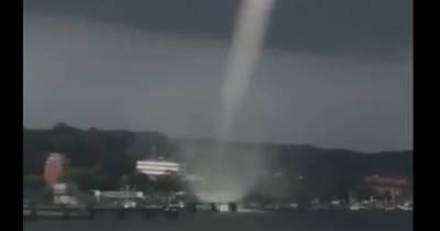 В Германии мощный торнадо снес в море несколько человек (видео)