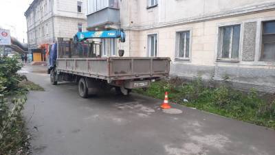 В Новосибирске на тротуаре самогруз насмерть сбил мать двухлетнего ребенка