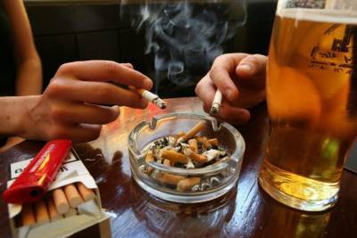ВОЗ назвала Россию примером в борьбе с курением и алкоголем