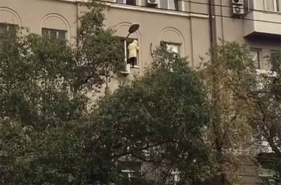 Стали известны подробности смертельного падения женщины из окна центре Ростова-на-Дону на Буденновском 29 сентября