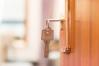 Бездомный из Тверской области обокрал квартиру и положил ключ на место