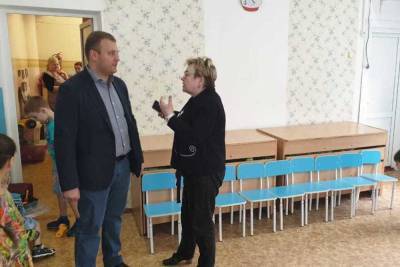 Депутат ЗСК Олег Бойченко проинспектировал качество ремонта в образовательных учреждениях