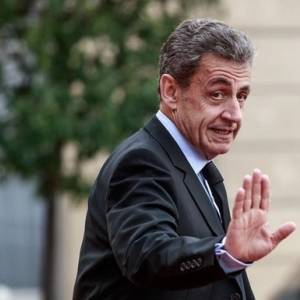 Бывшего президента Франции приговорили к году заключения