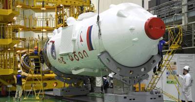 Завершена сборка ракеты "Союз-2.1а" для запуска корабля с киноэкипажем