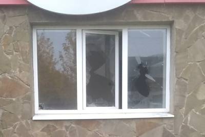 Заброшенный дом беспокоит жителей Тверской области
