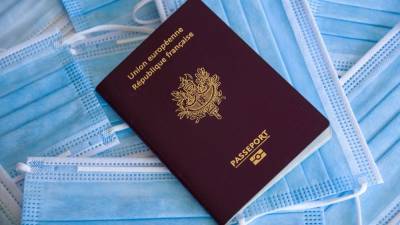 Во Франции ковид-паспорта начали требовать у подростков с 12 лет