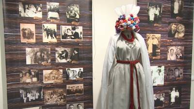 История свадебных костюмов представлена на выставке в областной библиотеке имени Пушкина