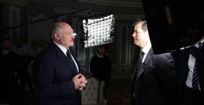 Лукашенко обвинил правительство Польши в безумстве