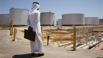Подросшая нефть улучшила бюджетный прогноз крупнейшей арабской экономики