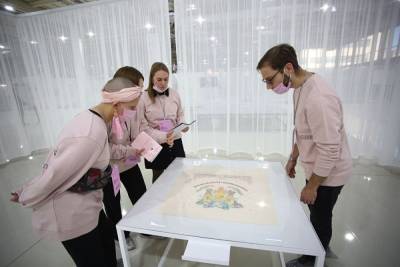 В Екатеринбурге на восьми площадках открылась VI Уральская индустриальная биеннале