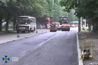 В двух регионах СБУ выявила крупные хищения на ремонте дорог