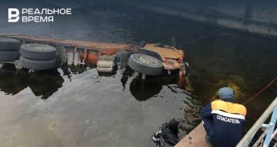 Приволжская транспортная прокуратура проводит проверку после падения в воду КАМАЗа и Audi на переправе