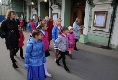 Петербургские школьники смогут отправиться на экскурсии за бюджетный счет