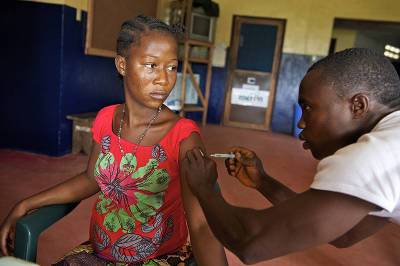 ВОЗ: только 15 стран Африки вакцинировали более 10% населения