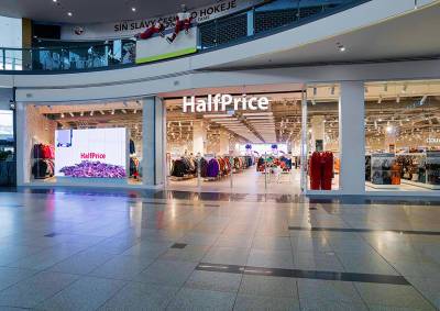 В Праге открылся первый магазин сети HalfPrice