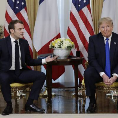 Дональд Трамп считал своего французского коллегу Эммануэля Макрона "тюфяком"