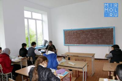 Алим Темирбулатов - В трех школах Кайтагского района завершается капитальный ремонт по проекту «100 школ» - mirmol.ru - район Кайтагский