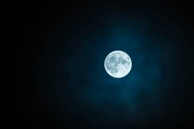 Названы шесть знаков зодиака, которые попадают под сильное влияние Луны