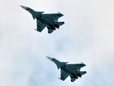 Северяне учатся азам палубной авиации в Крыму