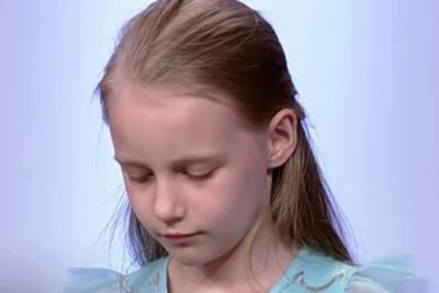 Отец 9-летней студентки Алисы Тепляковой заявил об угрозе ее отчисления