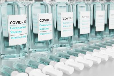 Минпросвещения: от школьников не будут требовать прививку от COVID