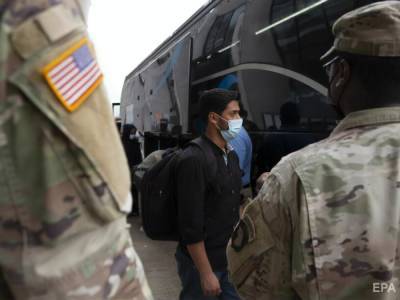 Власти США не исключают, что около 100 эвакуированных афганцев связаны с талибами или террористами – СМИ