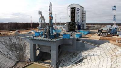 Строители космодрома Восточный пообещали Путину закончить стройку в срок