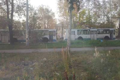 Троллейбусы на Эльмаше не смогли выйти в рейс из-за пожара
