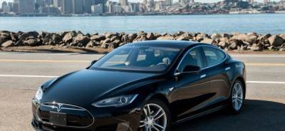 Маск заявил о переносе поставок Tesla Roadster