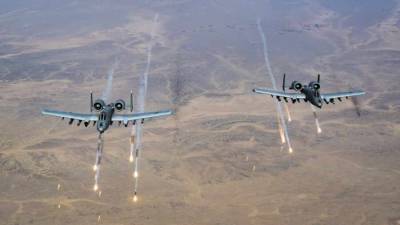 СМИ: США продолжат применять авиацию ВМС для ударов по террористам в Афганистане