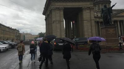 Петербуржцам пообещали холодную субботу