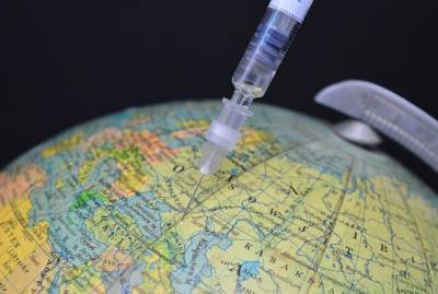 Прививки от коронавируса получили 5,5 миллиона украинцев