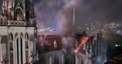 Пожар костела в Киеве: МВД и Минкульт уверяют, что храм полностью восстановят