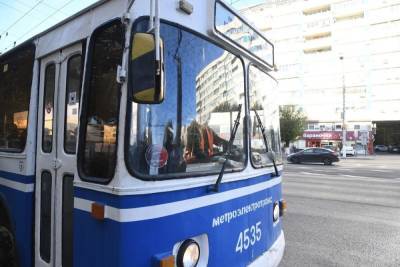 В центре Волгограда в двух троллейбусах травмировались пенсионерки