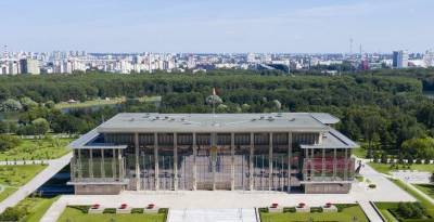 "Сельсовет" во Дворце Независимости. Жители агрогородка Тихиничи нанесли ответный визит Президенту Беларуси