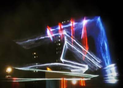 Лазерное шоу показали у фонтана возле обновленного «Звездного»
