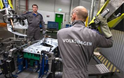 Volkswagen сокращает производство автомобилей в России