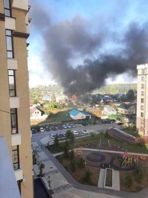 В Кемерове серьёзный пожар в частном секторе сняли на видео