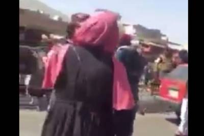 Талибы применили газ для разгона протестующих женщин в Кабуле