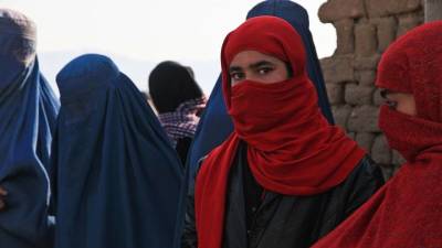 Участники «Талибана»* разогнали женскую акцию с помощью слезоточивого газа