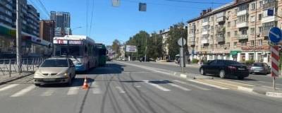 В Новосибирске при столкновении автобуса и троллейбуса пострадали женщина и ребенок