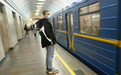 Киевский метрополитен сегодня будет работать на час дольше