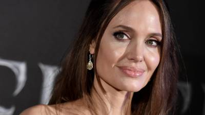 Анджелина Джоли намекнула на харассмент со стороны Брэда Питта