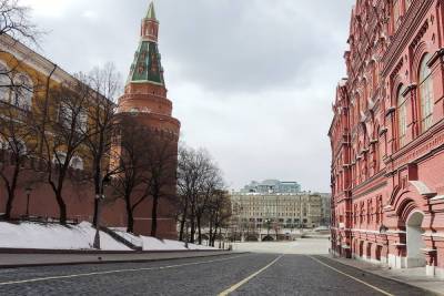 Главком ВСУ собрался проехаться на танке по Красной площади и Арбату