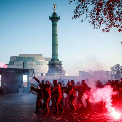Трое участников беспорядков задержаны во время манифестации в Париже