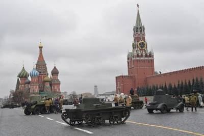 В Госдуме призвали Киев оставить несбыточные мечты о танках на Красной площади