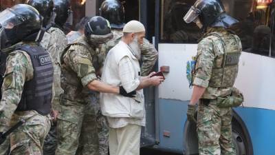 В Крыму задержано 40 меджлисовцев на нелегальной акции возле ФСБ