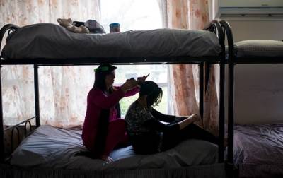 В Афганистане закрываются приюты для женщин